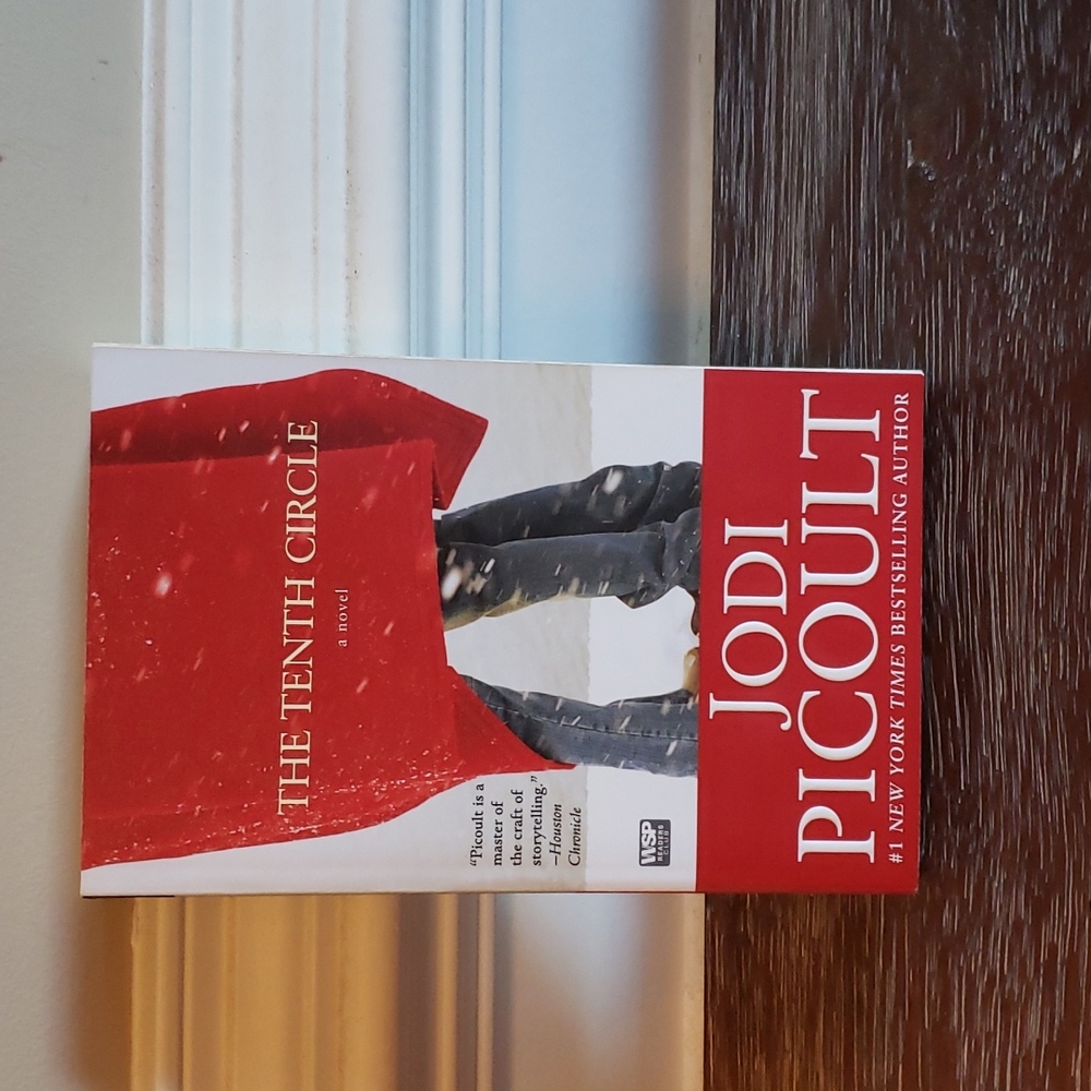 💖Host Pick💖The Tenth Circle by Jodi Piccoult Great Condition! Pre-owned.